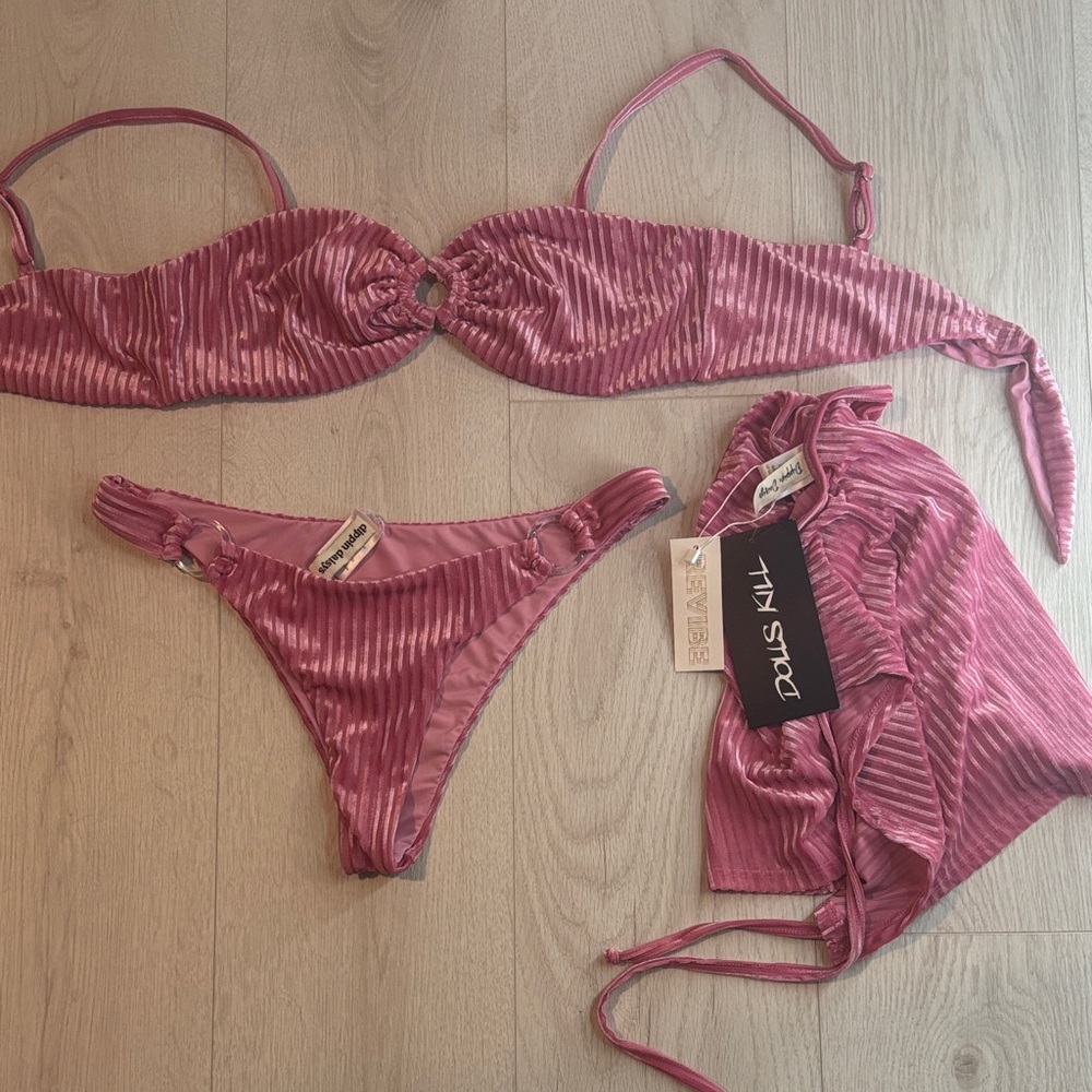Dippin daisy’s/ Dolls Kill bikini set